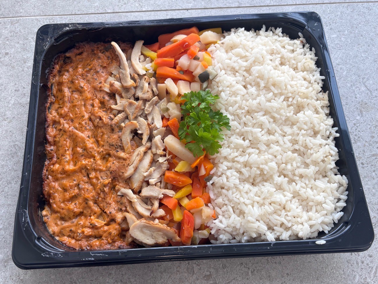 Broileria Lyon kastikkeella L,G 2kg (5)