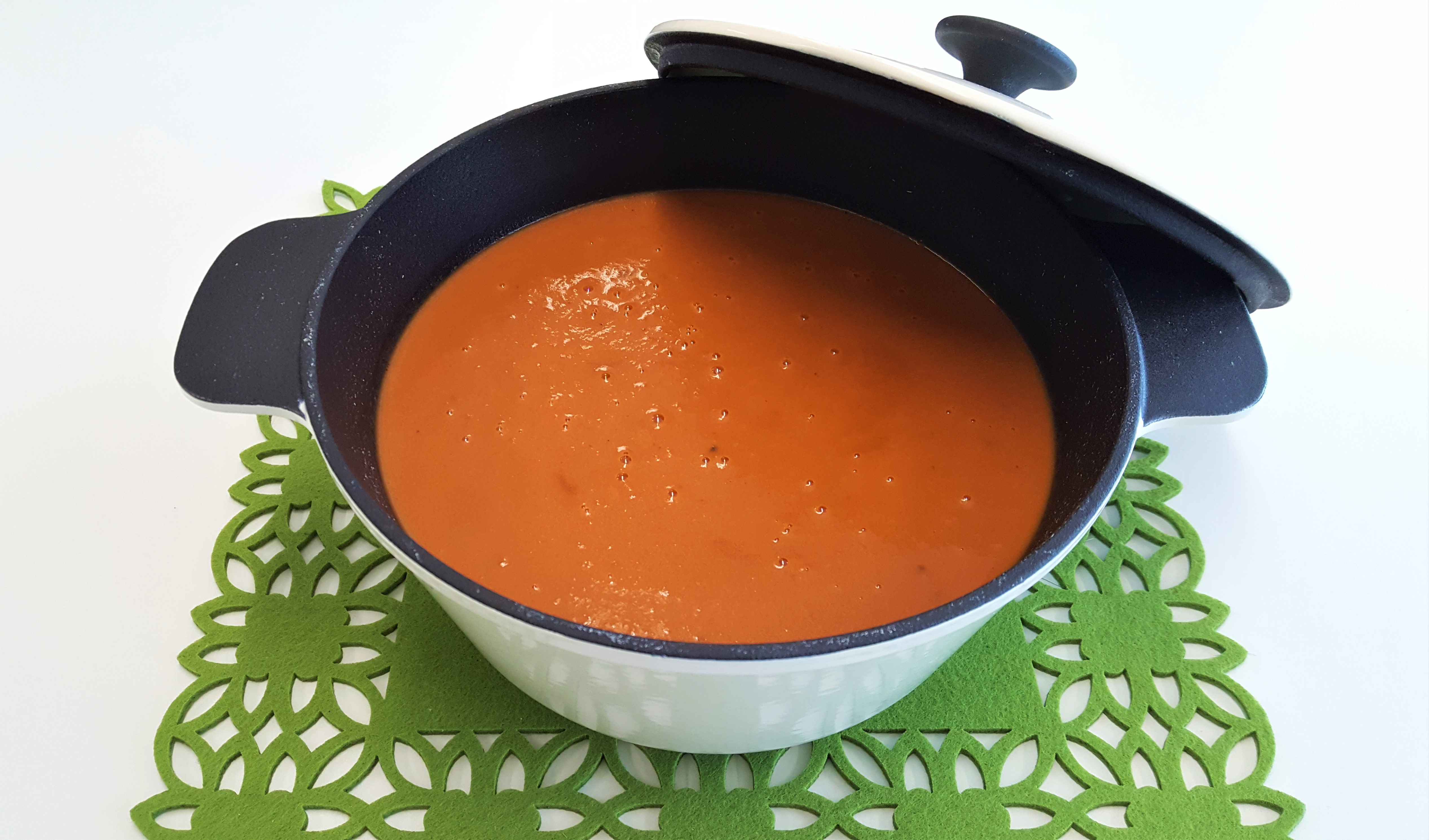 Kermainen tomaattikeitto 2 kg L,G,P  (6)